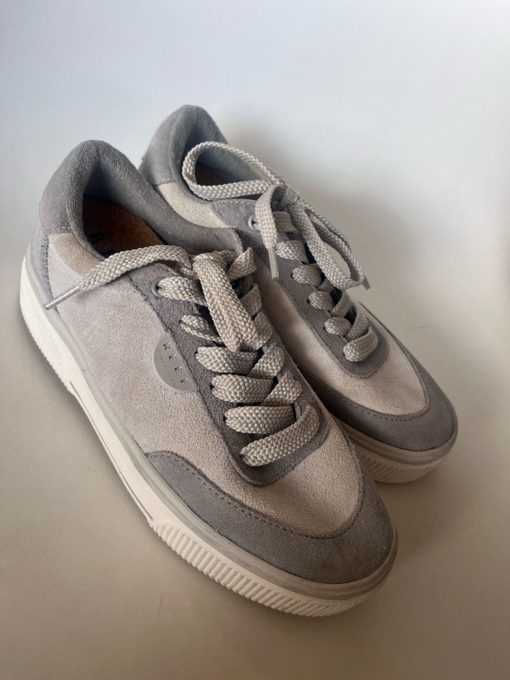 Reef Lay Day Lift Hidden Wedge Sneaker Women’s 8.5 Leather Gray White CJ6920